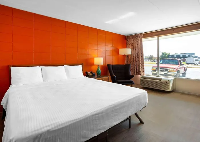 Starved Rock Motor Hotel