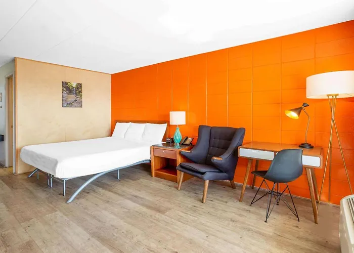 Starved Rock Motor Hotel 2*