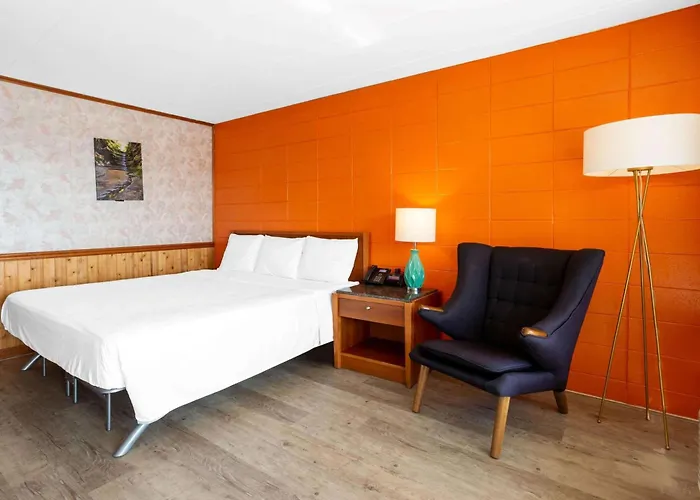 Starved Rock Motor Hotel Streator