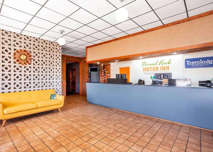 Starved Rock Motor Hotel