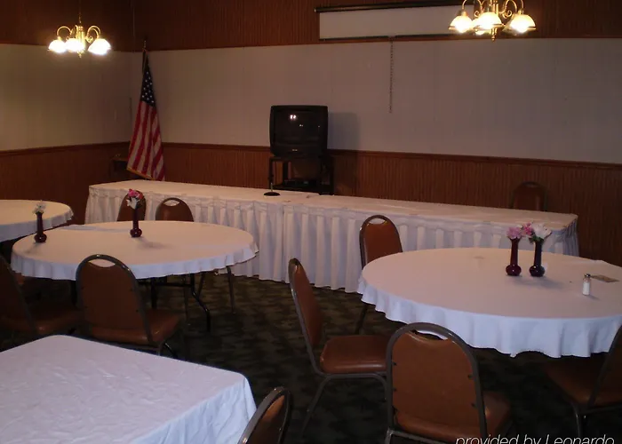 Starved Rock Motor Hotel 2*