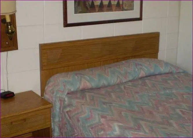 Starved Rock Motor Hotel